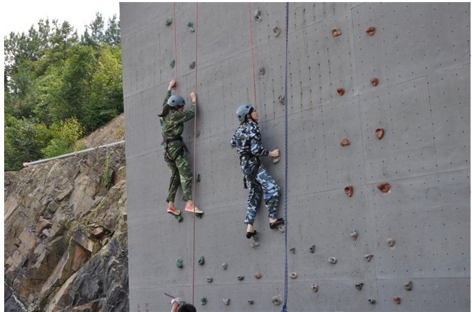 拓展 攀岩2.jpg