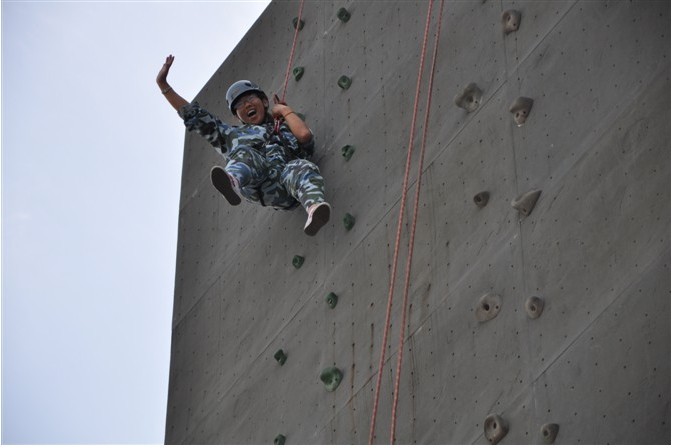 拓展 攀岩3.jpg