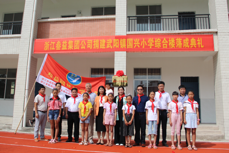 美女被吸乳羞羞白丝69xx