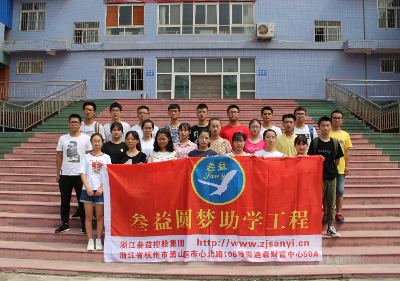 美女被吸乳羞羞白丝69xx