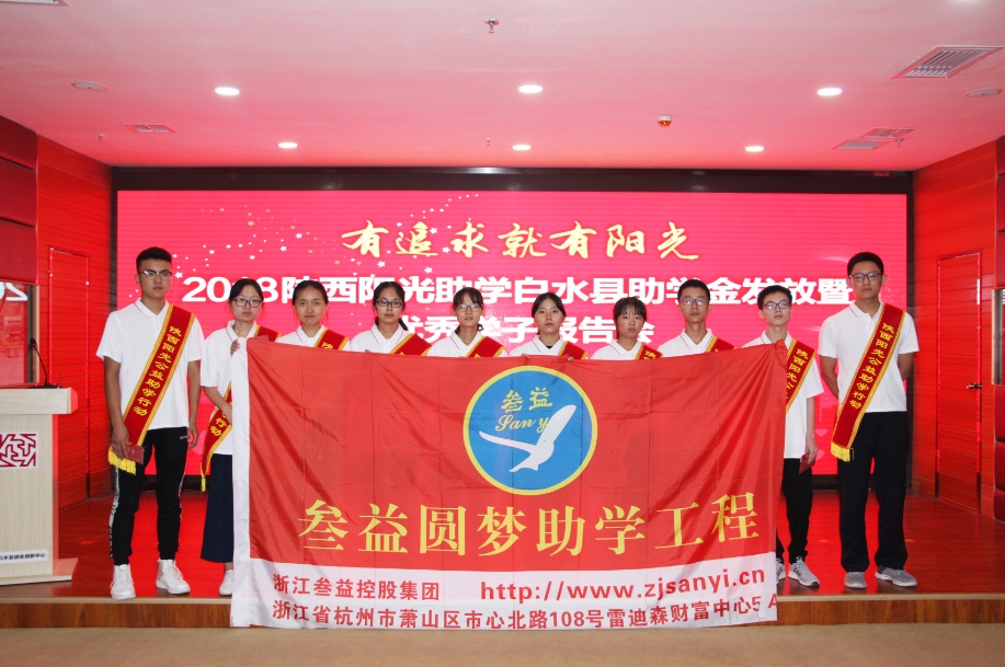 美女被吸乳羞羞白丝69xx