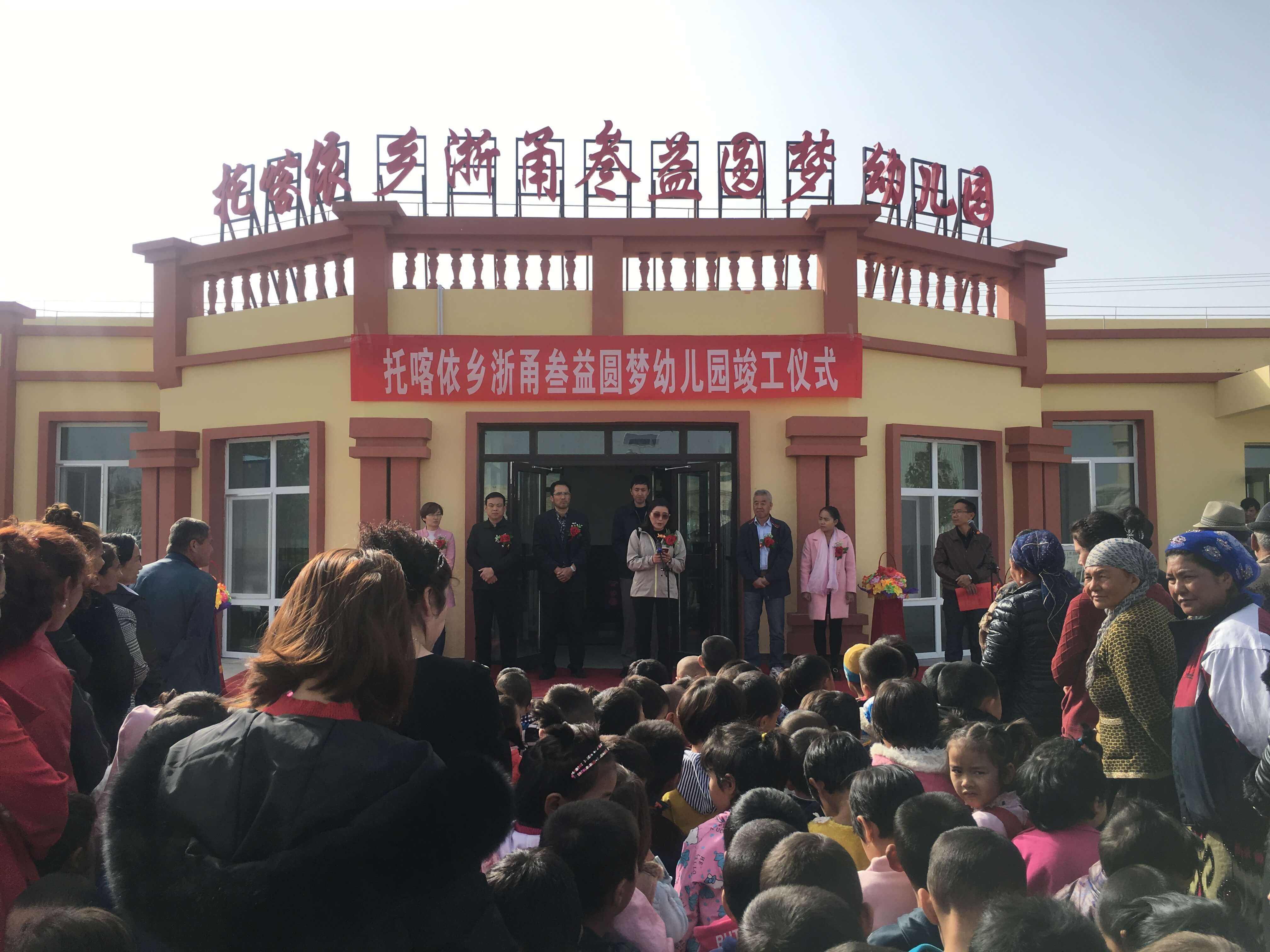 美女被吸乳羞羞白丝69xx