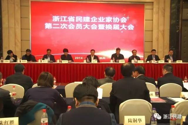 美女被吸乳羞羞白丝69xx