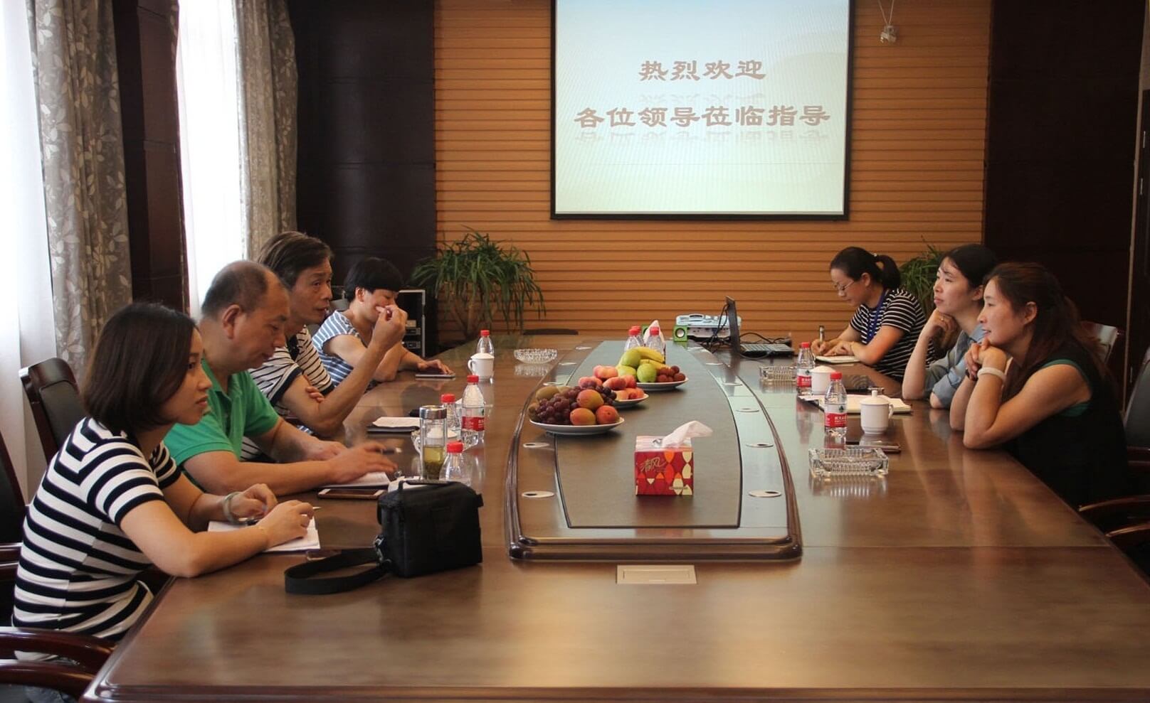 美女被吸乳羞羞白丝69xx