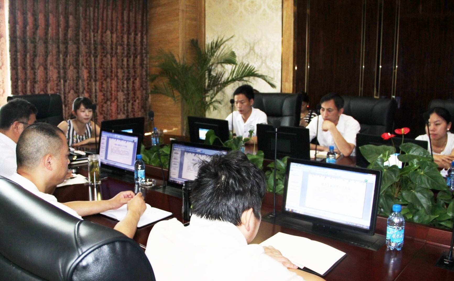 美女被吸乳羞羞白丝69xx