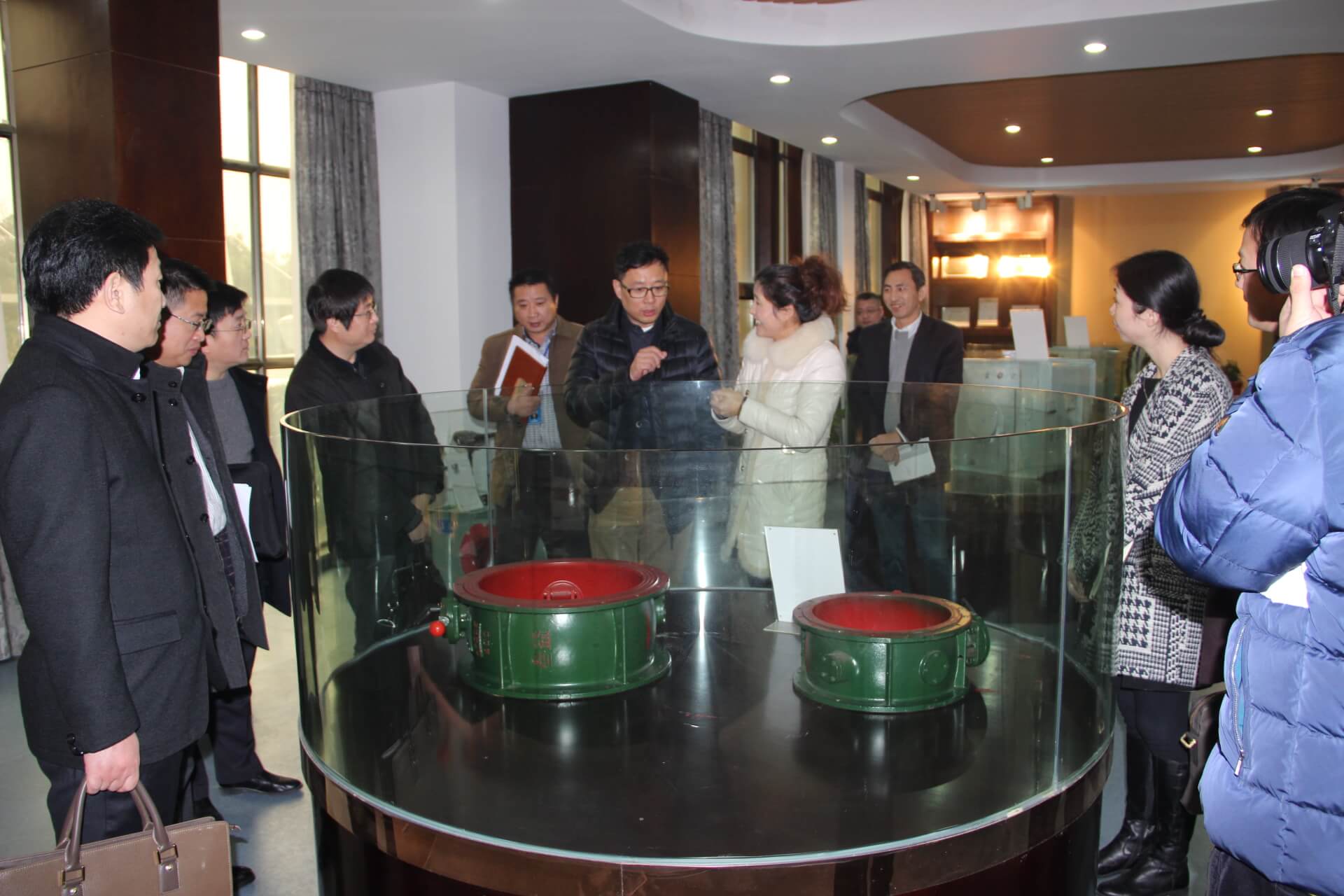 美女被吸乳羞羞白丝69xx