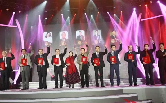 美女被吸乳羞羞白丝69xx