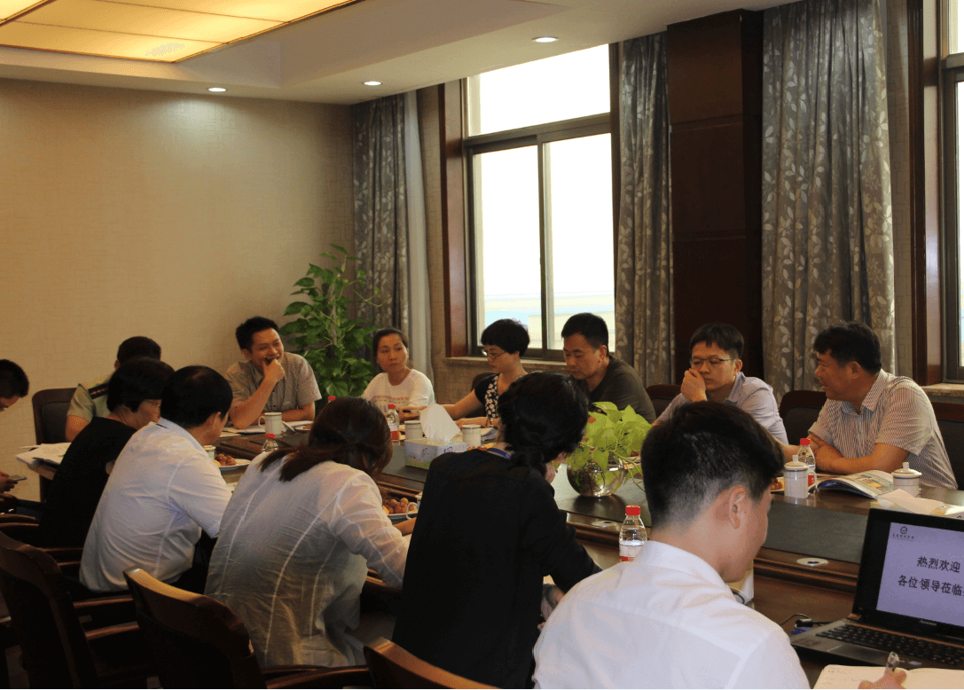 美女被吸乳羞羞白丝69xx