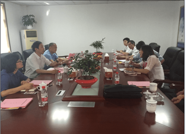 美女被吸乳羞羞白丝69xx