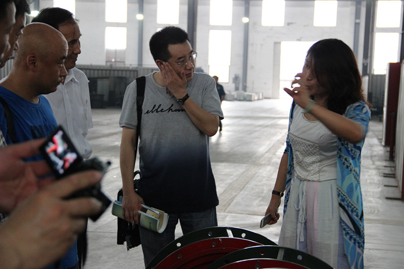 美女被吸乳羞羞白丝69xx