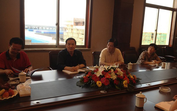 美女被吸乳羞羞白丝69xx