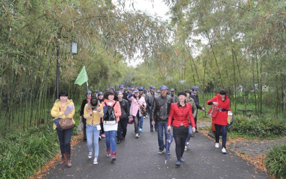 美女被吸乳羞羞白丝69xx