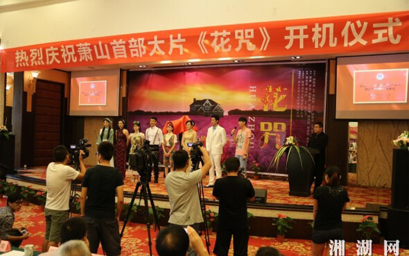 美女被吸乳羞羞白丝69xx