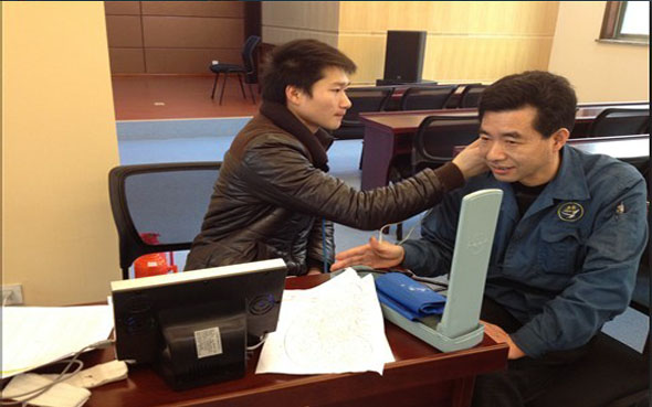 美女被吸乳羞羞白丝69xx