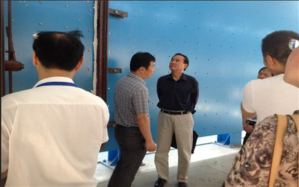 美女被吸乳羞羞白丝69xx