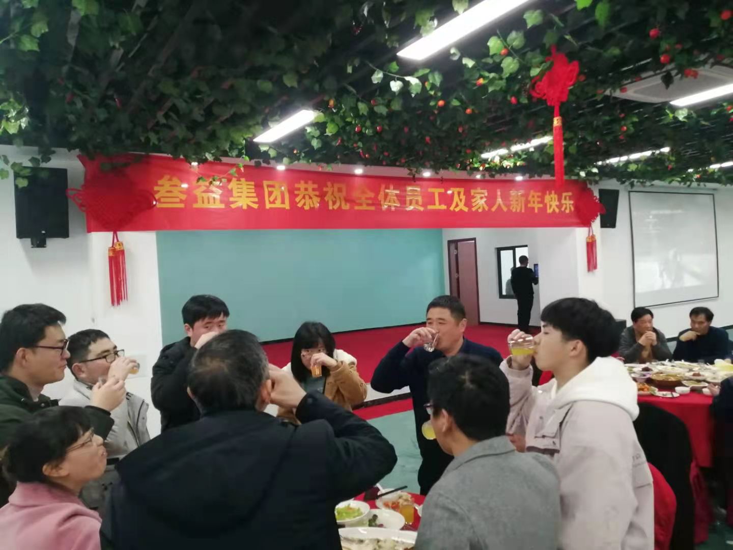 美女被吸乳羞羞白丝69xx