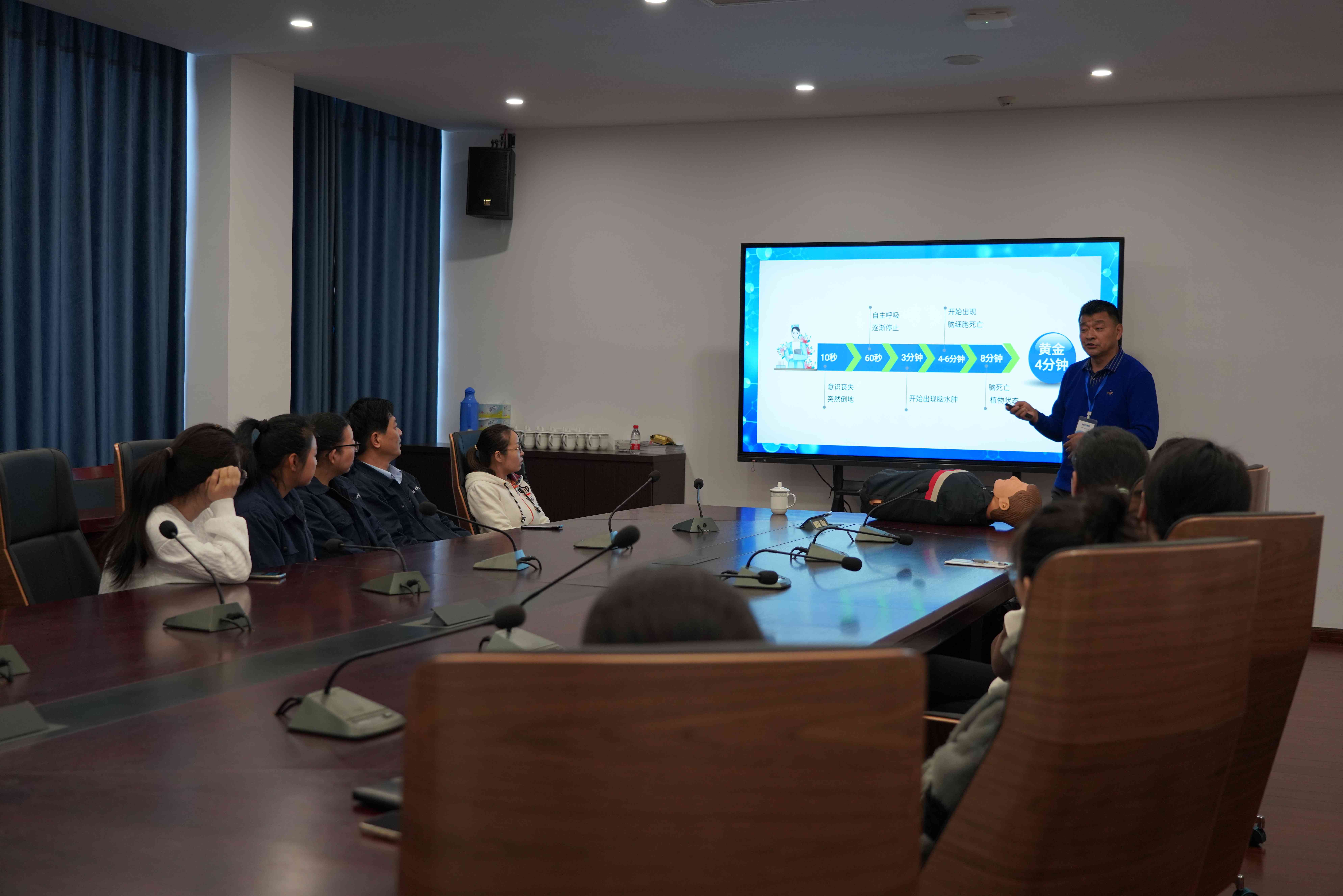 美女被吸乳羞羞白丝69xx