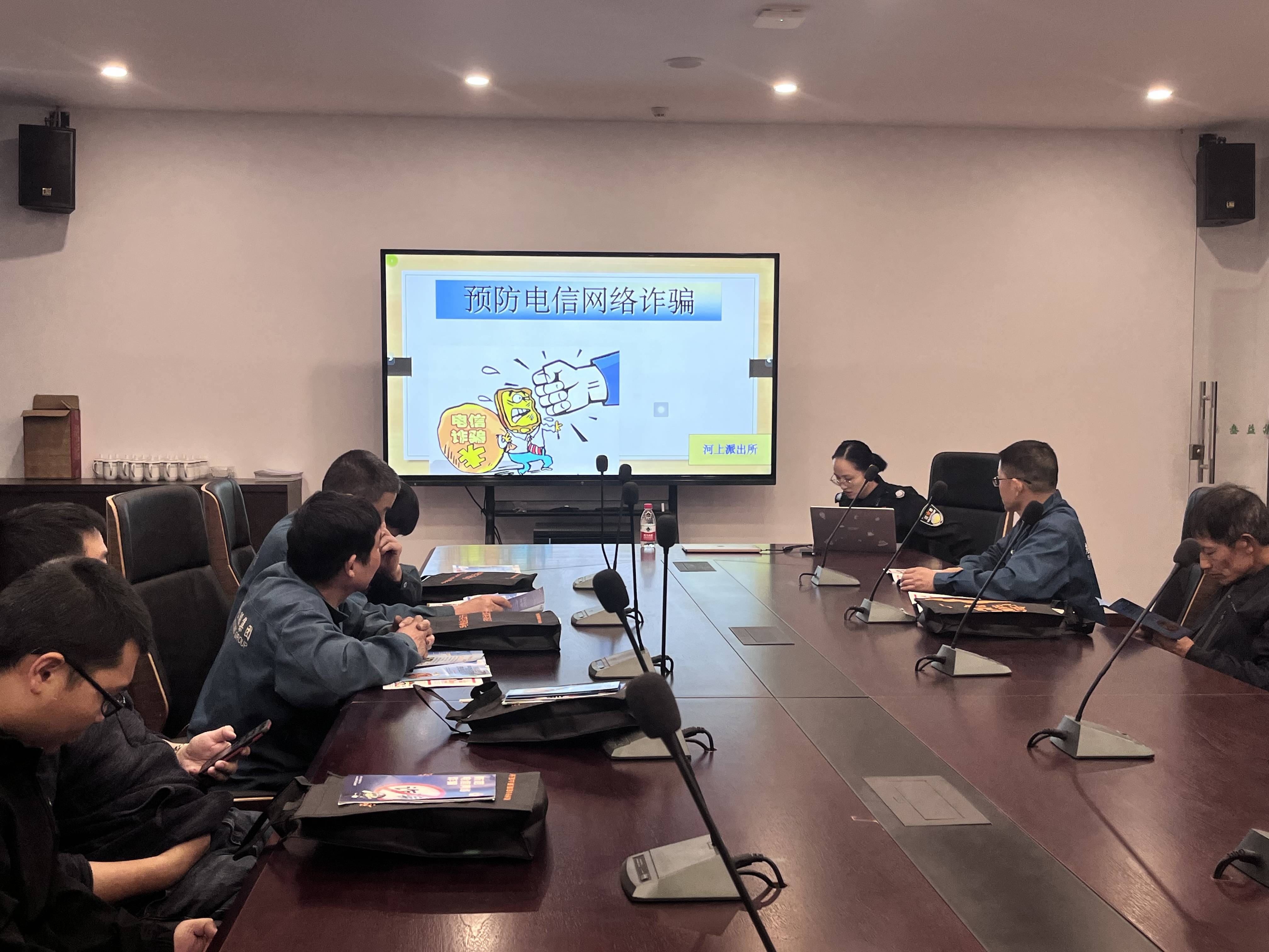 美女被吸乳羞羞白丝69xx