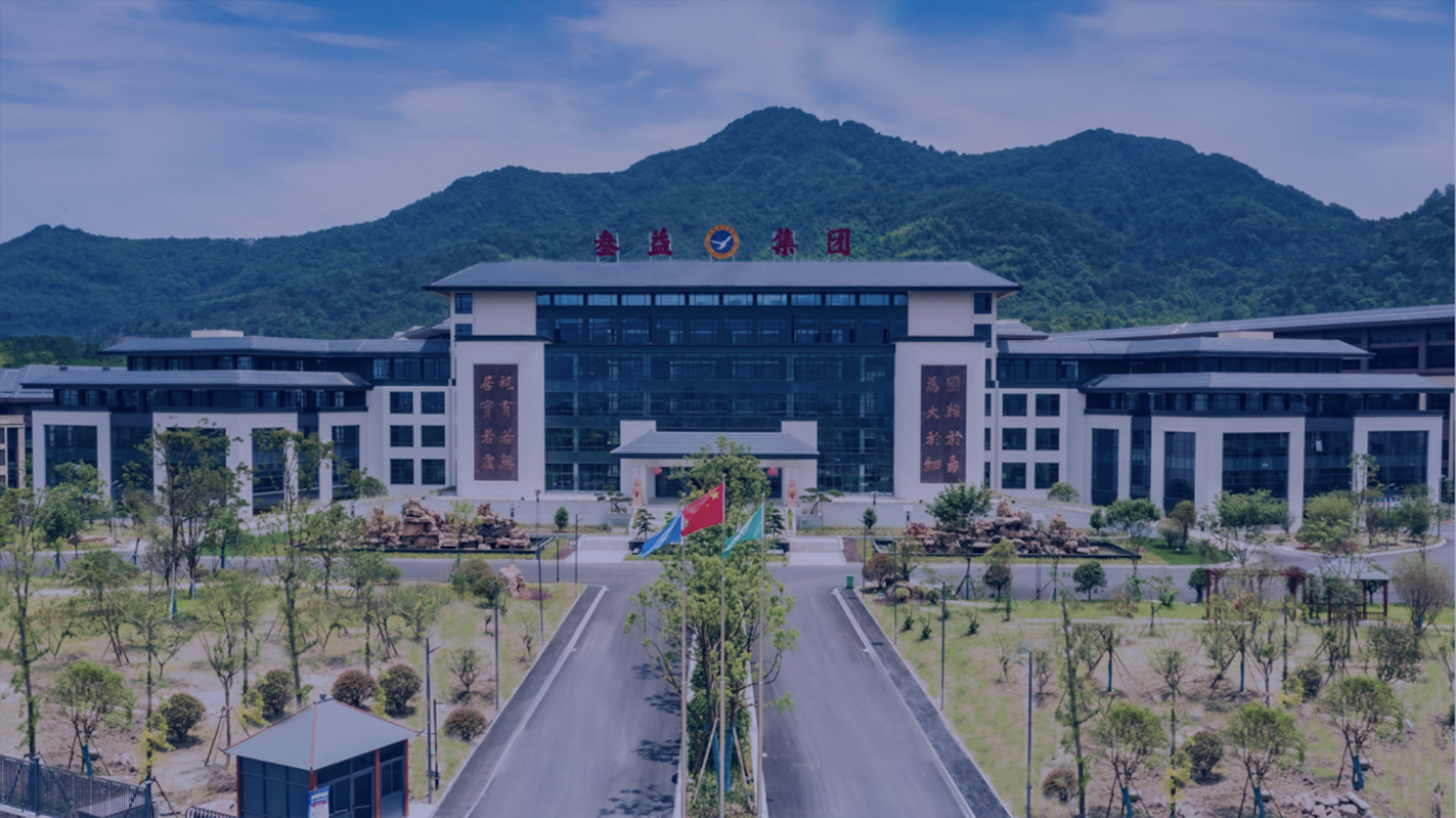 美女被吸乳羞羞白丝69xx